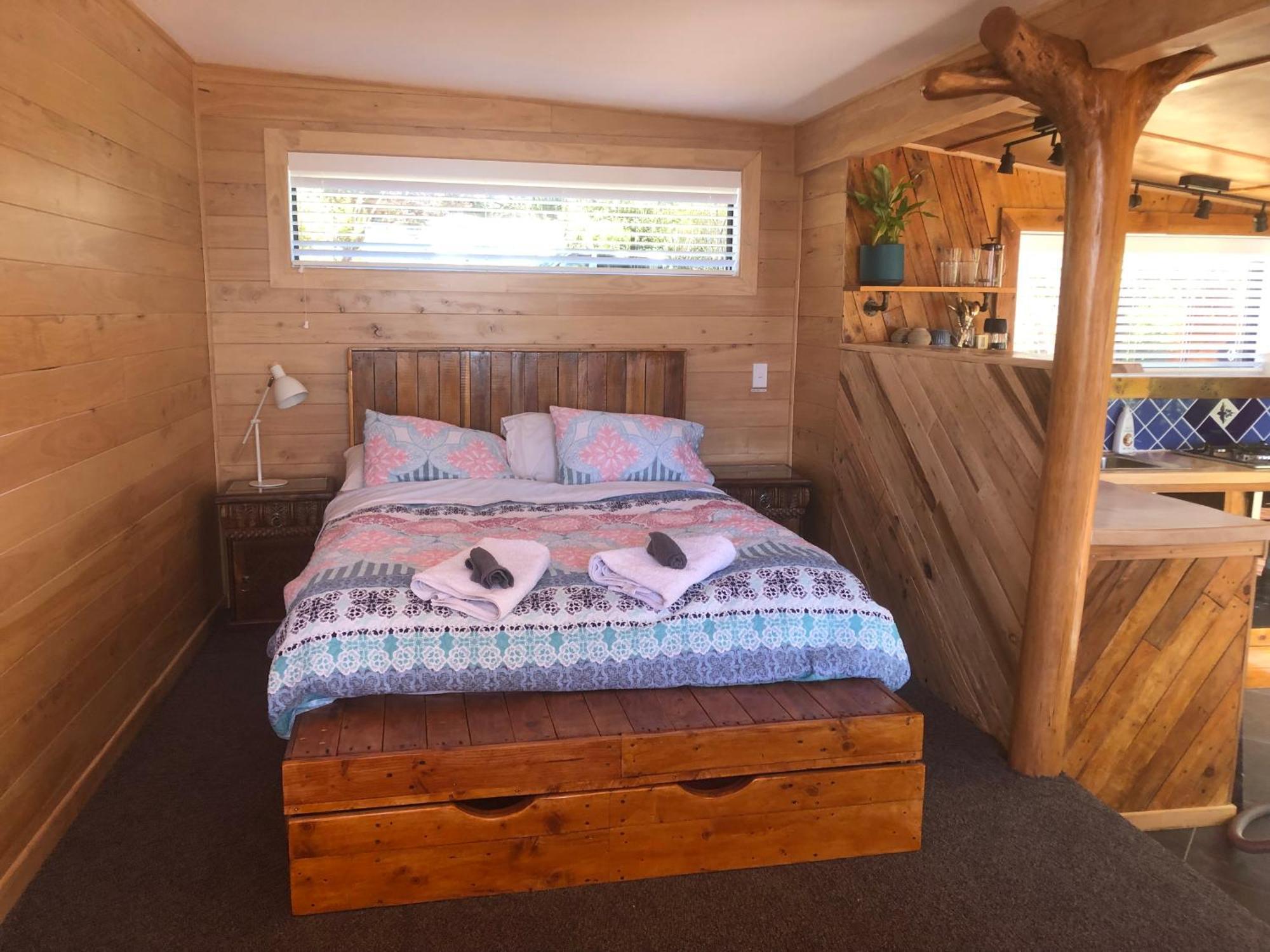 Heron Hideaway At First Light Rangihaeata Retreat エクステリア 写真